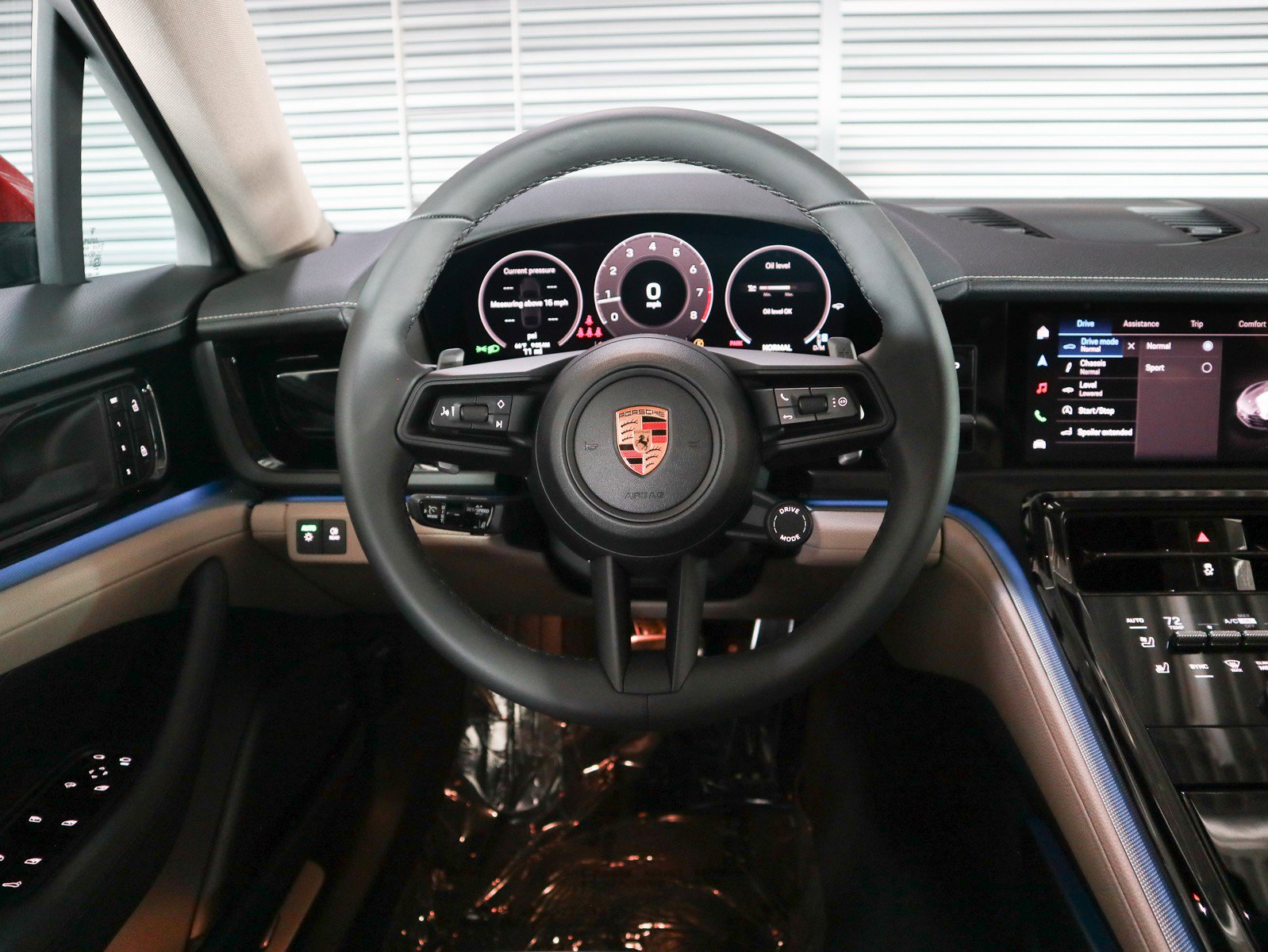 Used 2025 Porsche Panamera 4 image 15