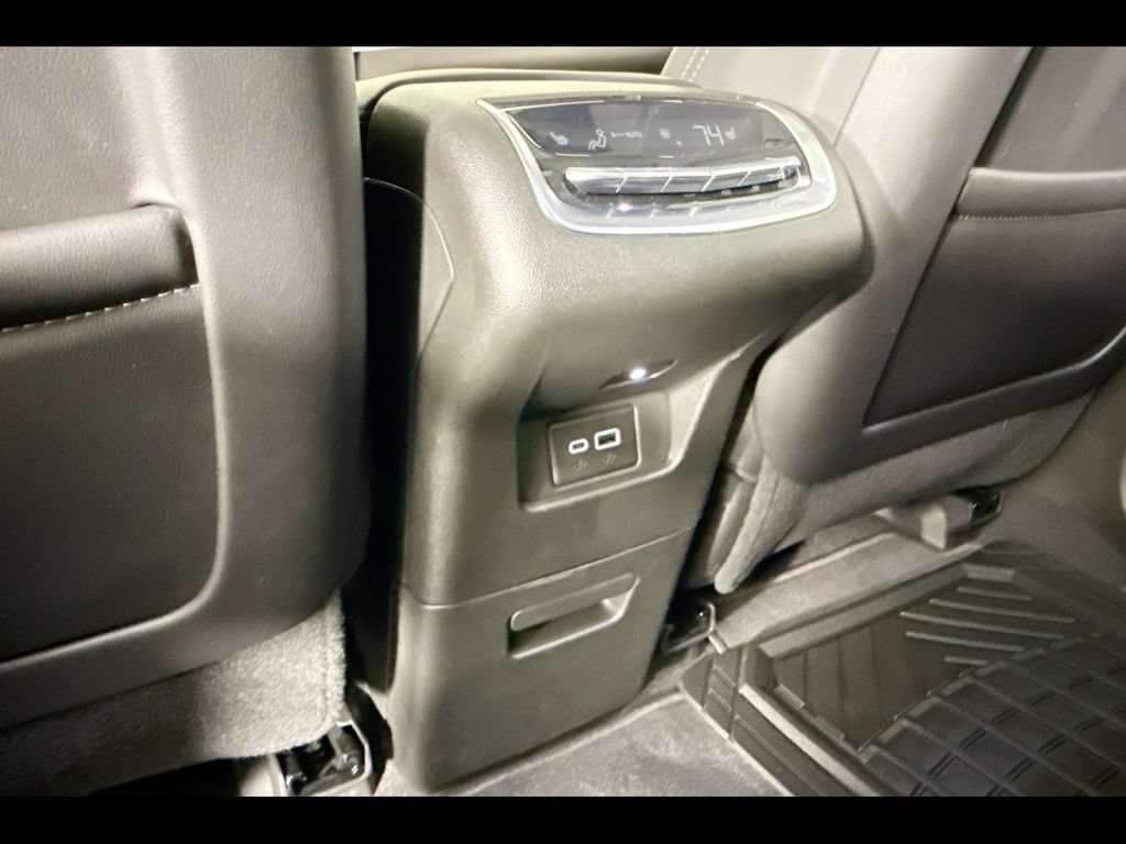 Used 2024 Cadillac XT6 Premium Luxury FWD image 16