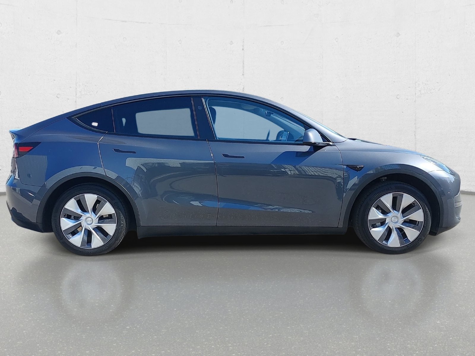 Used 2023 Tesla Model Y 2WD image 4