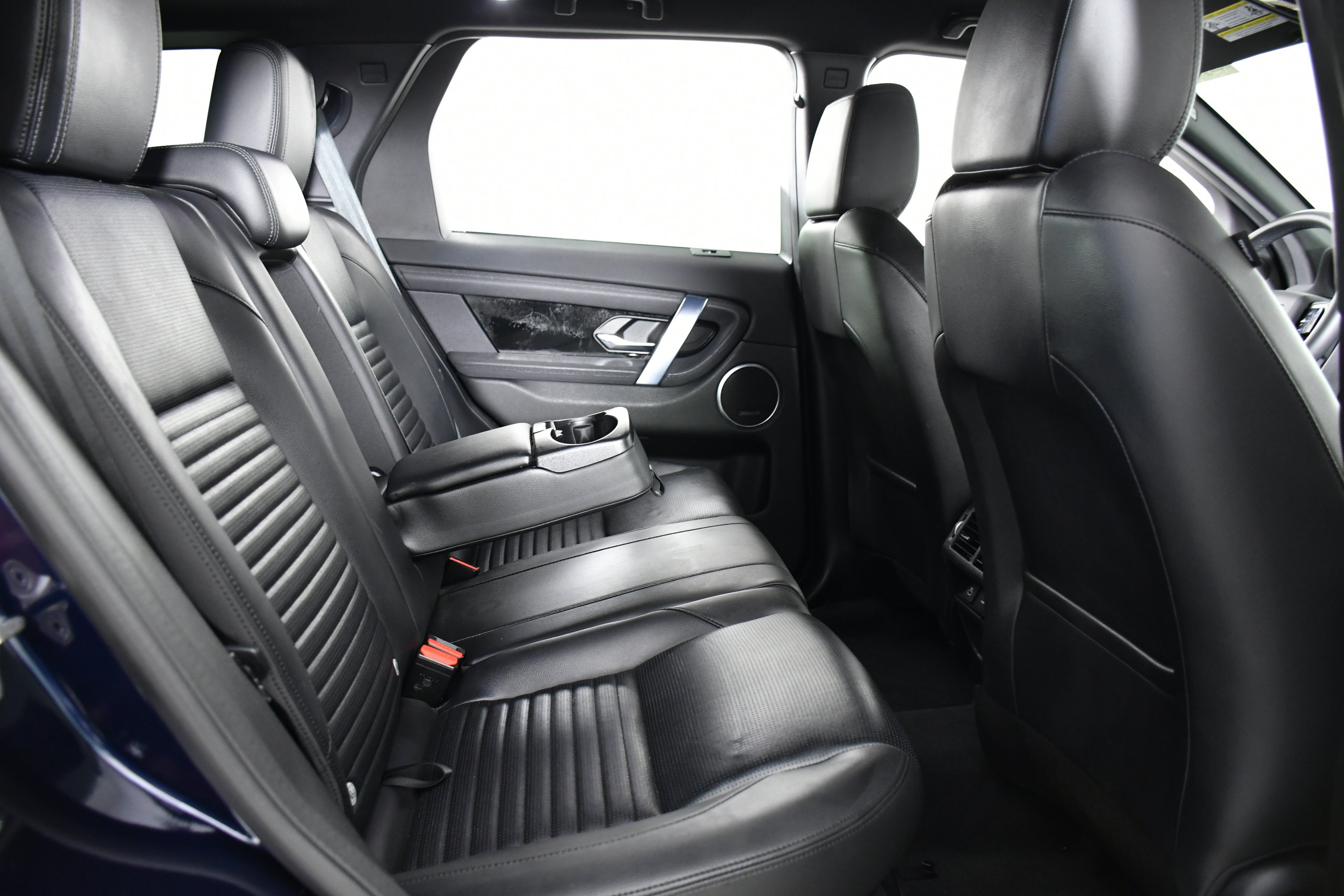 Used 2023 Land Rover Discovery Sport S image 25