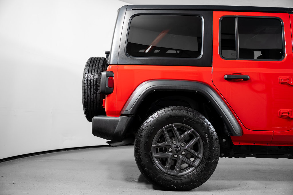 Used 2024 Jeep Wrangler Unlimited Sport AWD/4WD image 6