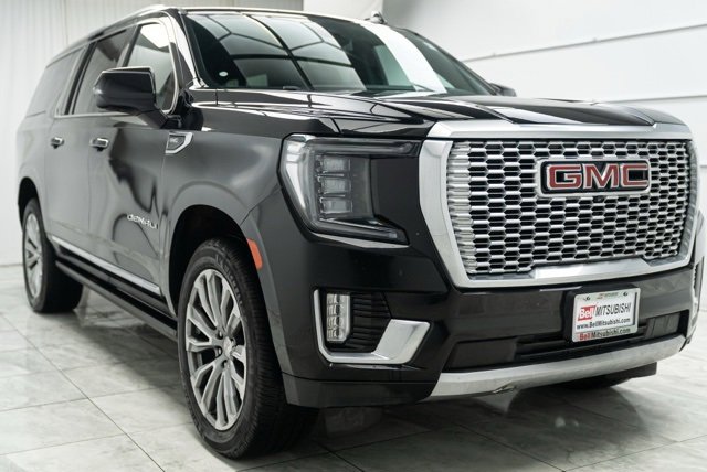 Used 2023 GMC Yukon XL Denali image 4
