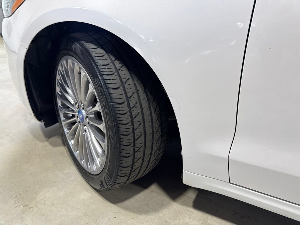 Used 2013 Ford Fusion Titanium FWD image 3