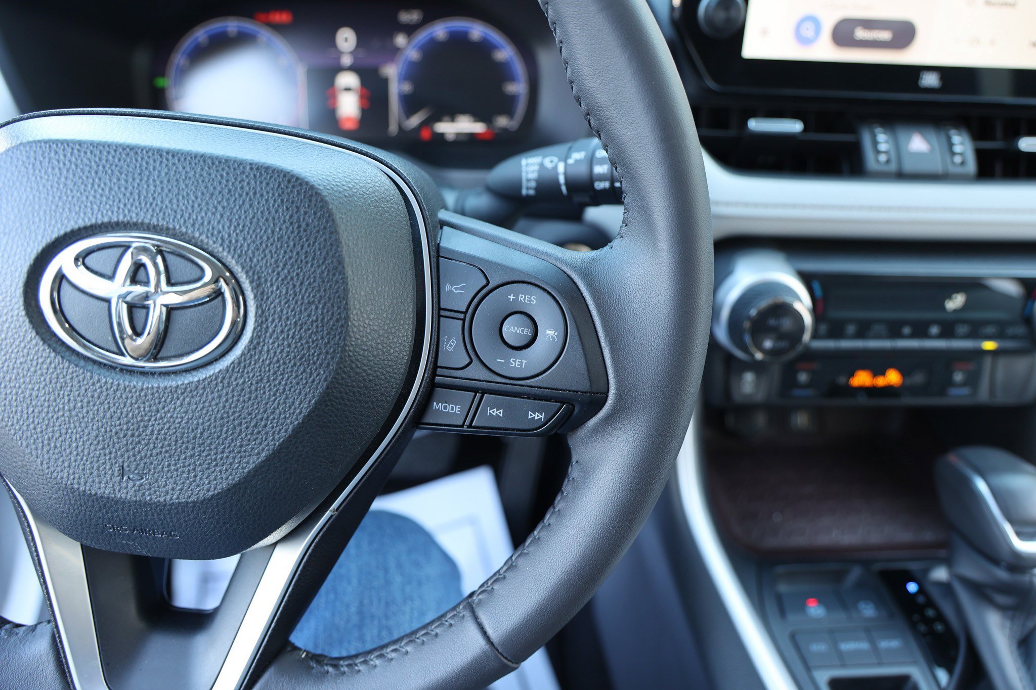 Used 2023 Toyota RAV4 Limited image 19