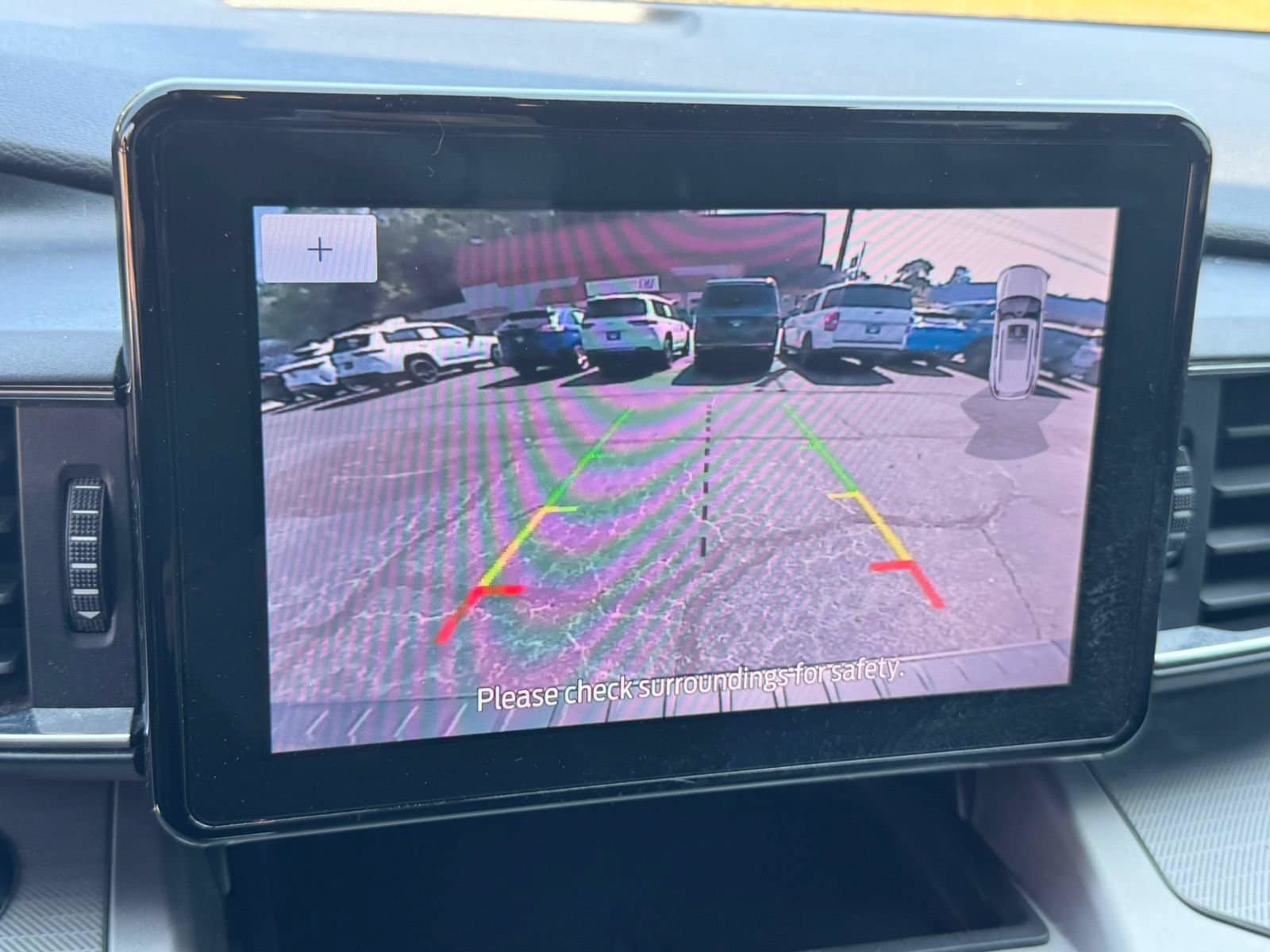 Used 2022 Ford Explorer XLT w/ Equipment Group 202A RWD image 30