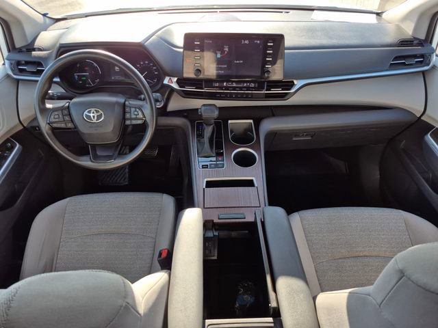 Used 2023 Toyota Sienna LE image 16