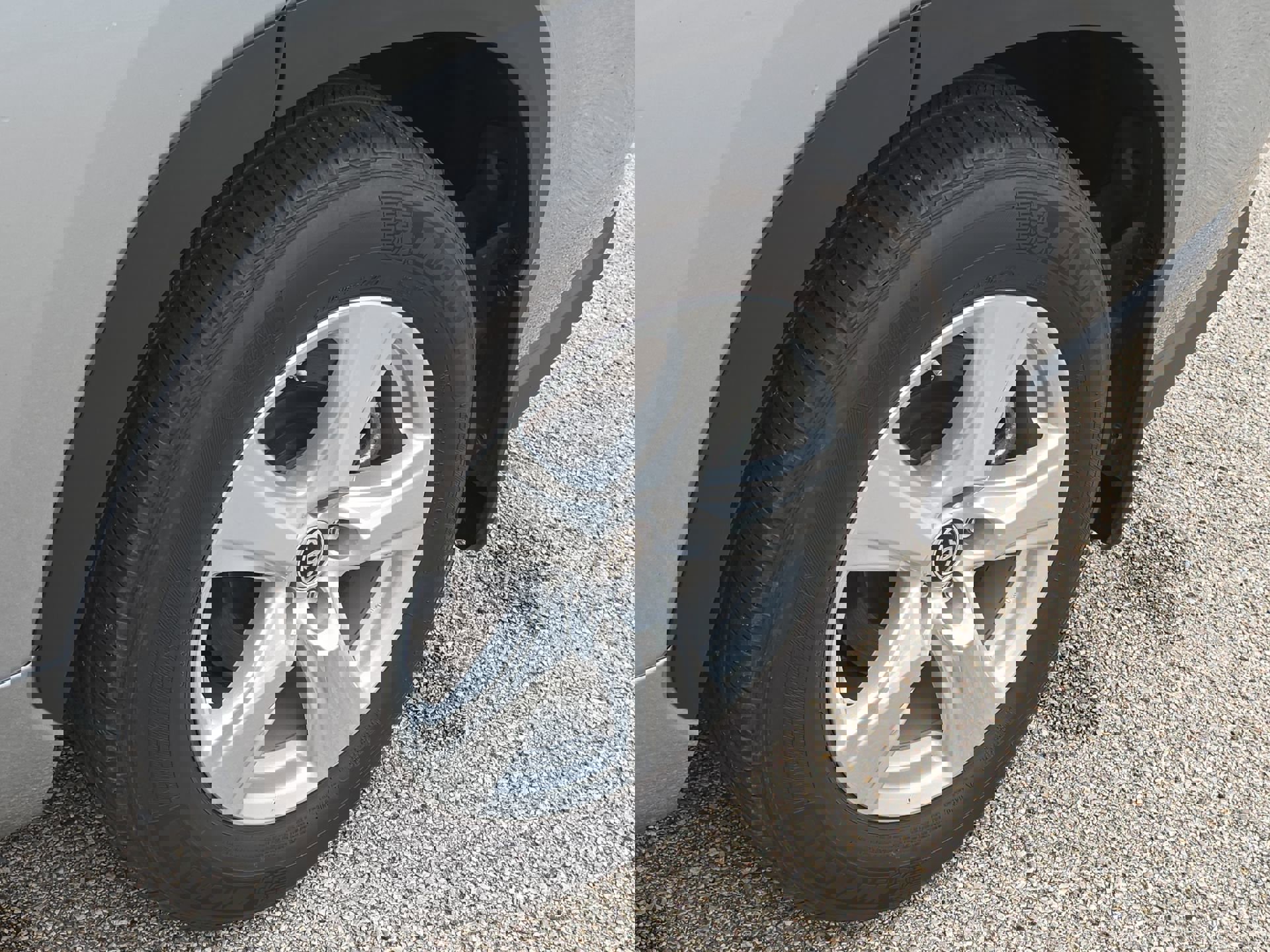 Used 2024 Toyota Highlander LE image 10