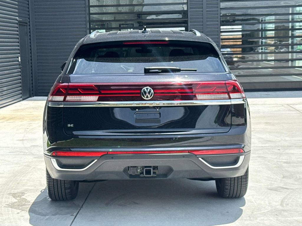 Used 2025 Volkswagen Atlas Cross Sport SE FWD image 12