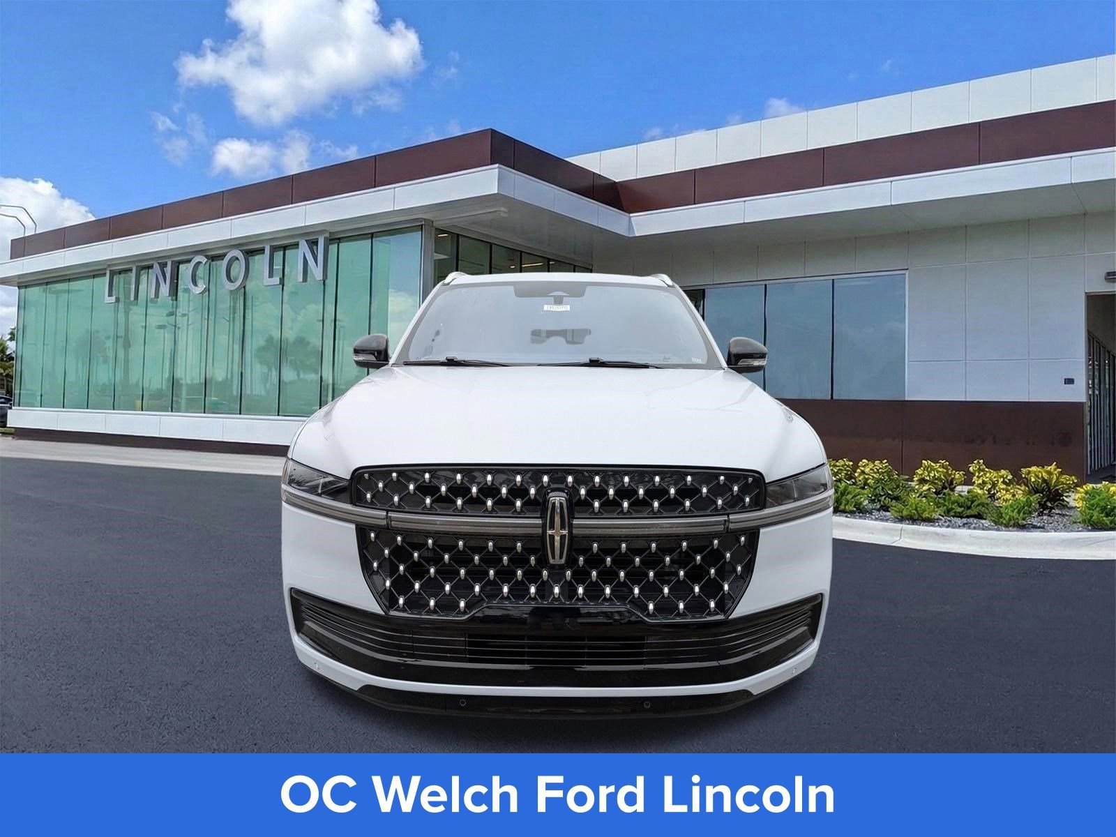 Certified 2025 Lincoln Navigator L Black Label AWD/4WD image 10