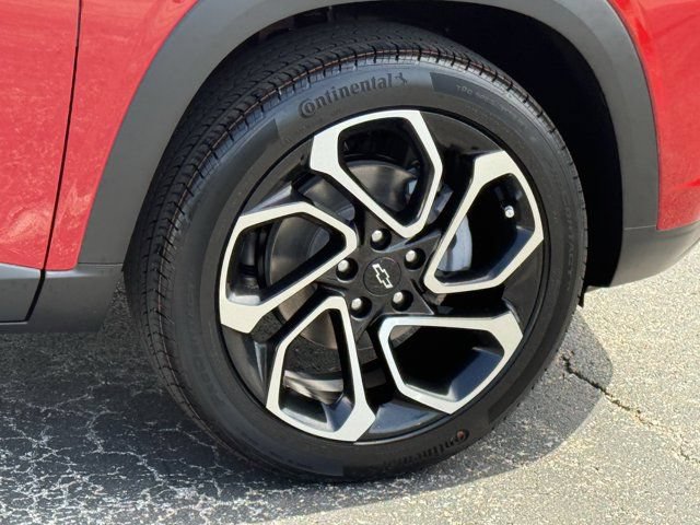 New 2026 Chevrolet Trax RS w/ Driver Confidence Package FWD image 5