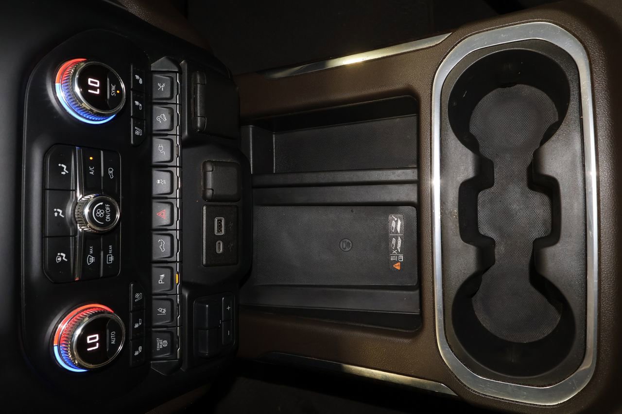 Used 2022 GMC Sierra 3500 Denali AWD/4WD image 9
