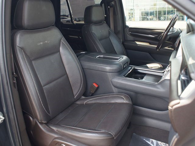 Used 2021 GMC Yukon Denali w/ Denali Premium Package image 21