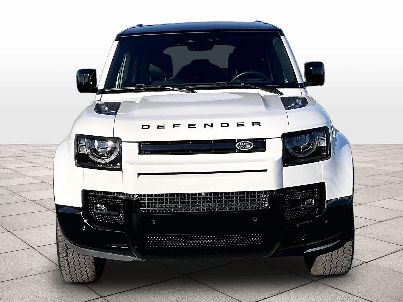 Used 2024 Land Rover Defender 110 X-Dynamic SE AWD/4WD image 8