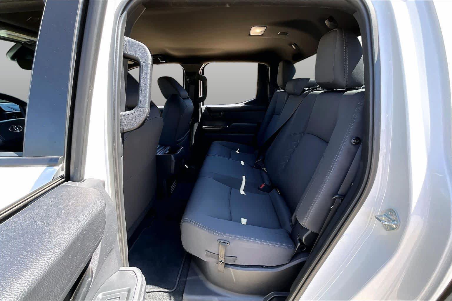 Used 2025 Toyota Tacoma SR5 AWD/4WD image 19