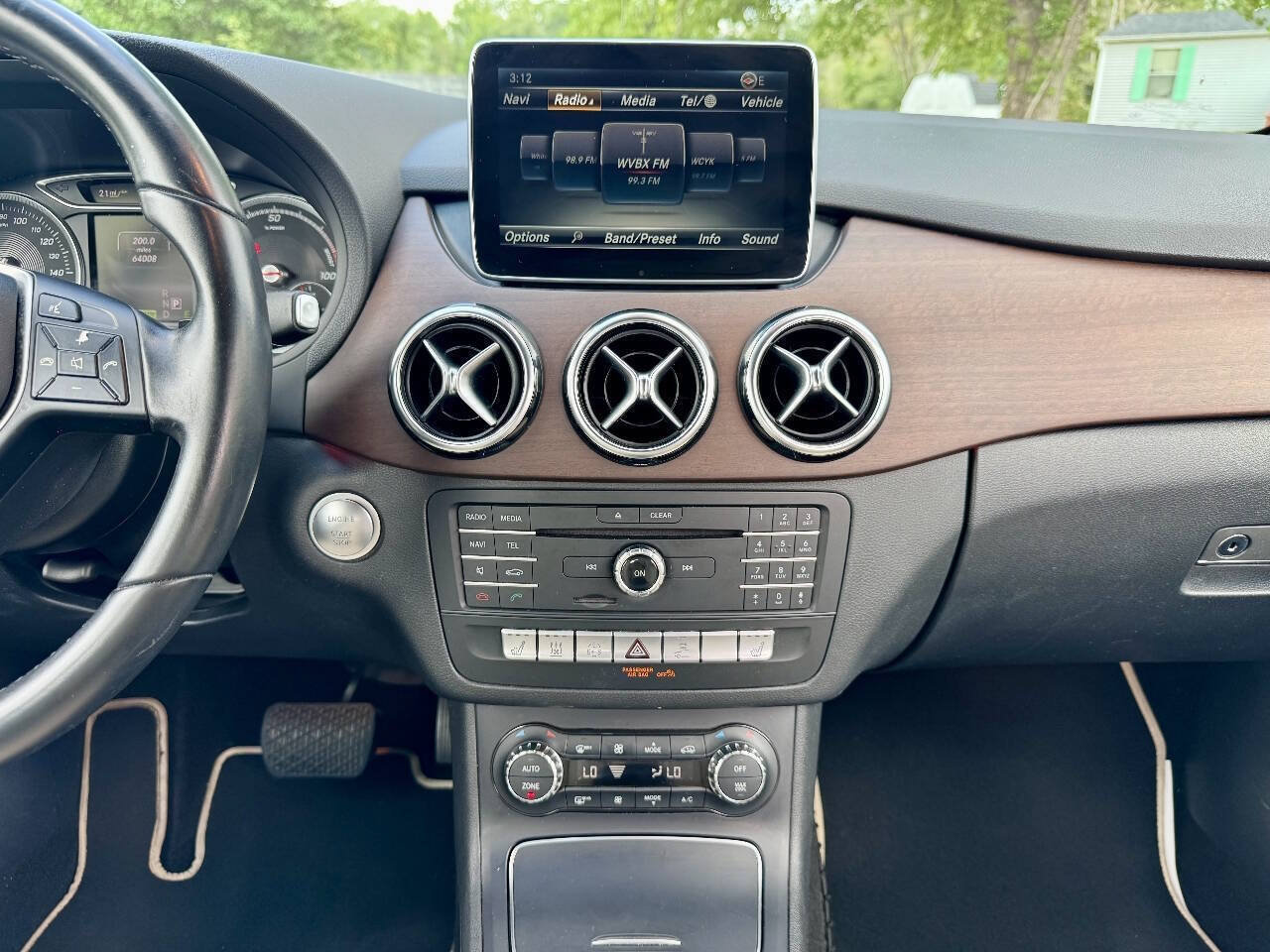 Used 2015 Mercedes-Benz B 250e image 17