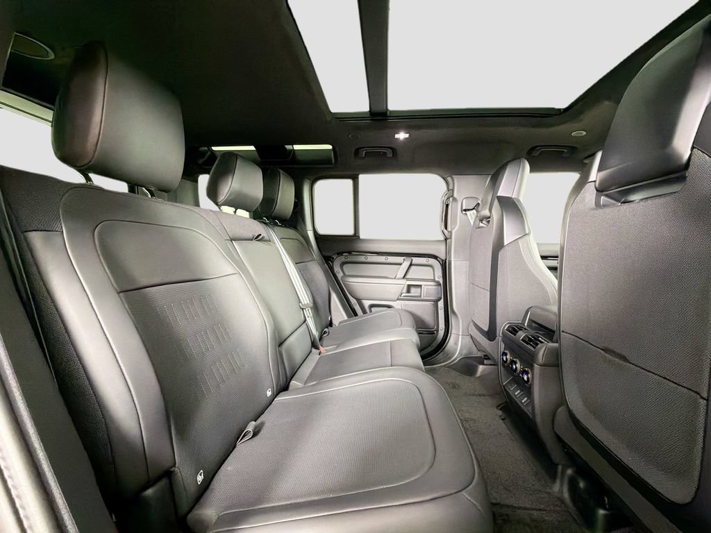 New 2026 Land Rover Defender 110 OCTA AWD/4WD image 29