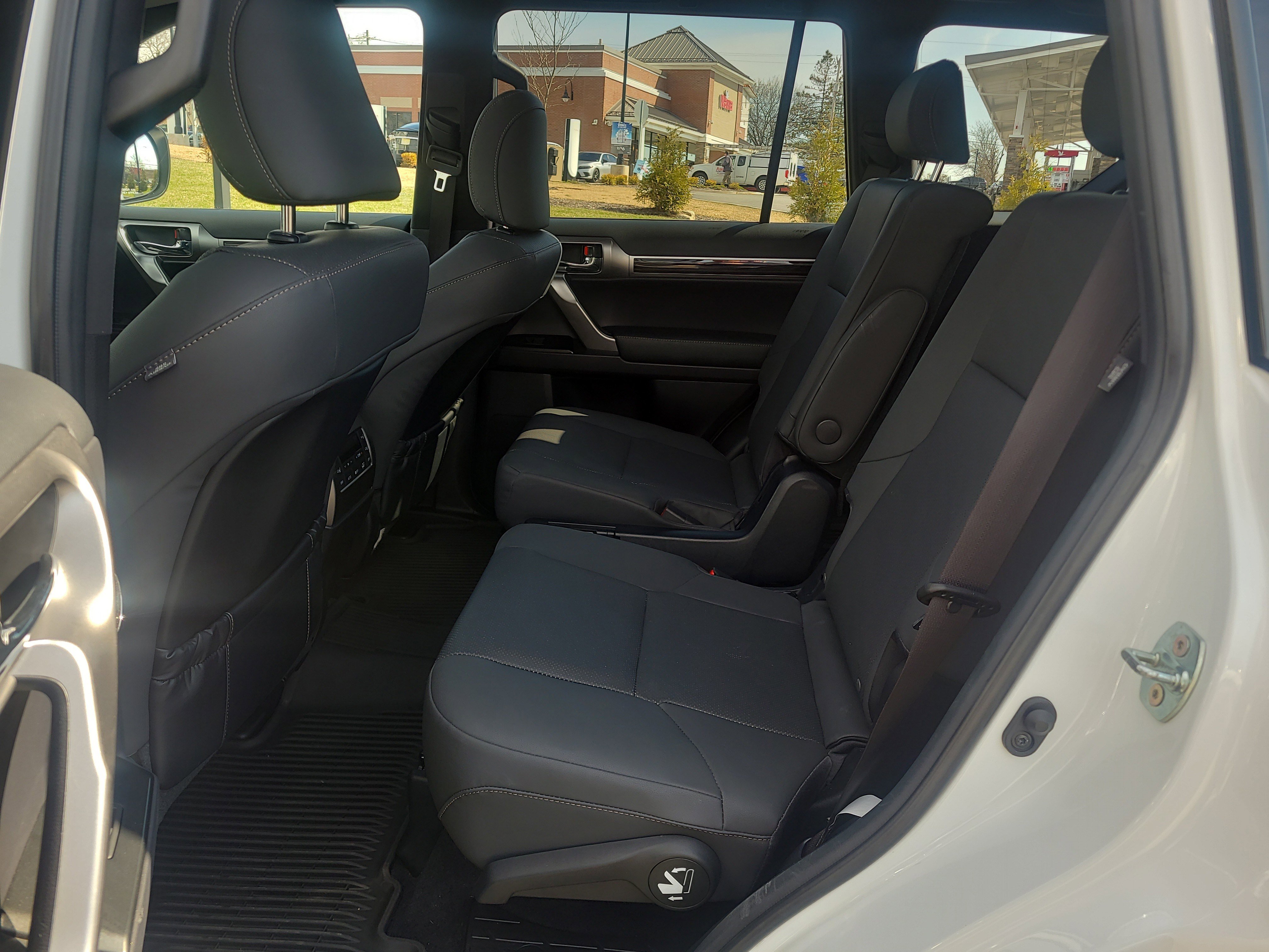 Used 2023 Lexus GX 460 Premium image 30