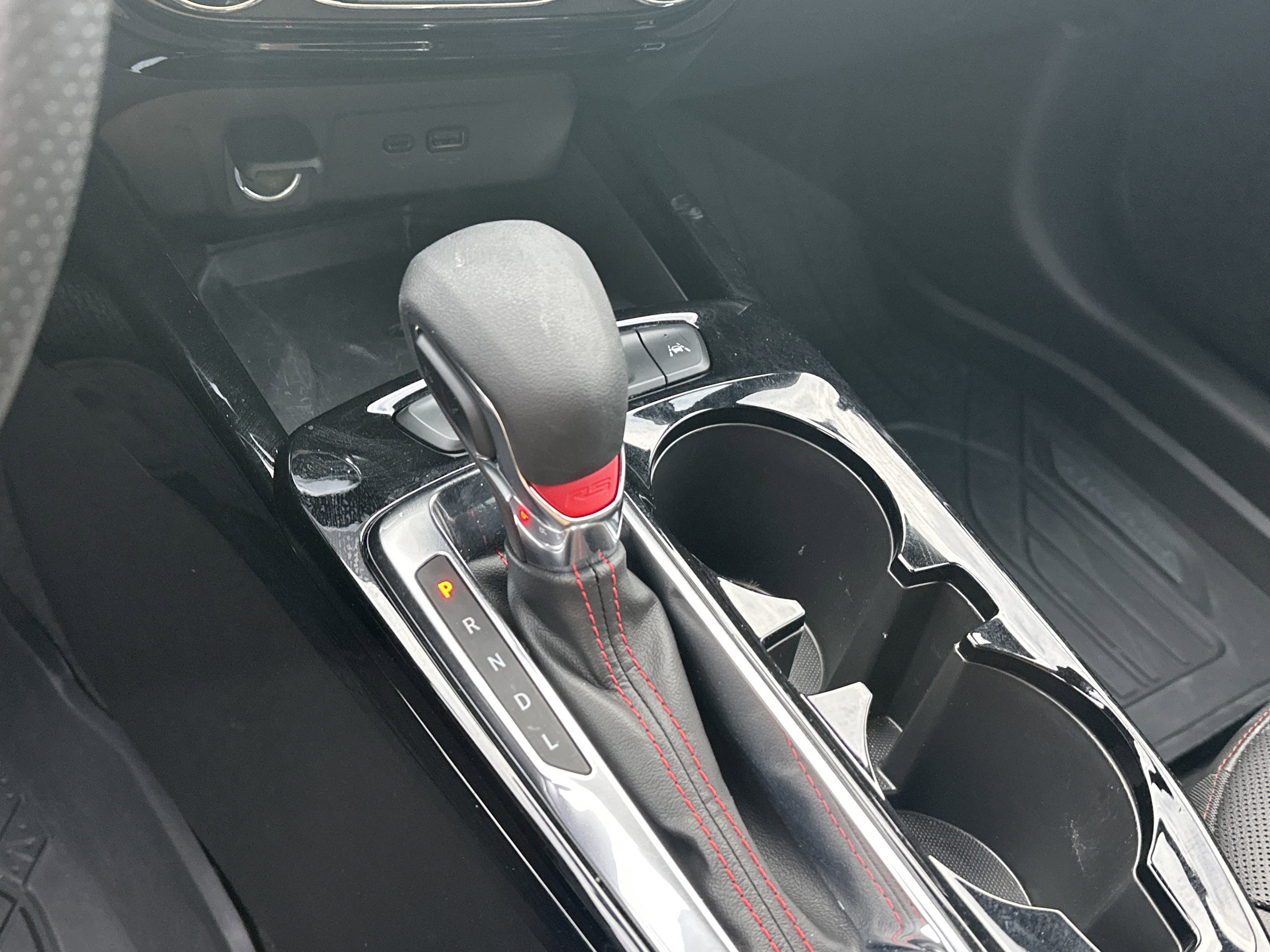 Certified 2025 Chevrolet Trax RS w/ Sunroof Package FWD image 27