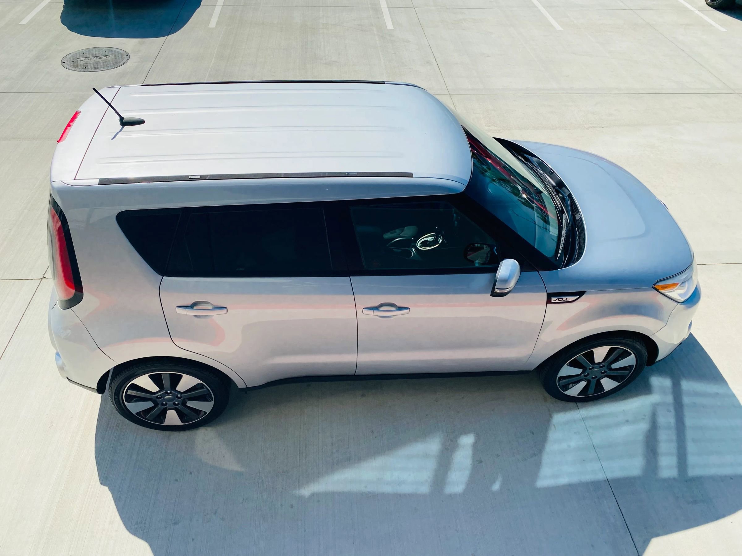 Used 2015 Kia Soul ! FWD image 9