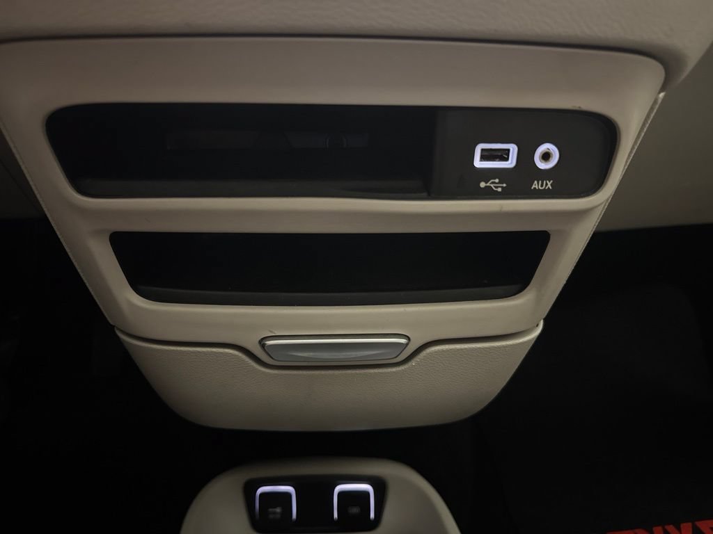 Used 2020 Chrysler Pacifica Limited FWD image 38