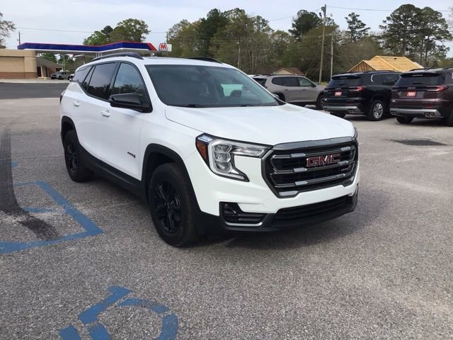 Used 2022 GMC Terrain AT4 w/ Infotainment Package II image 8