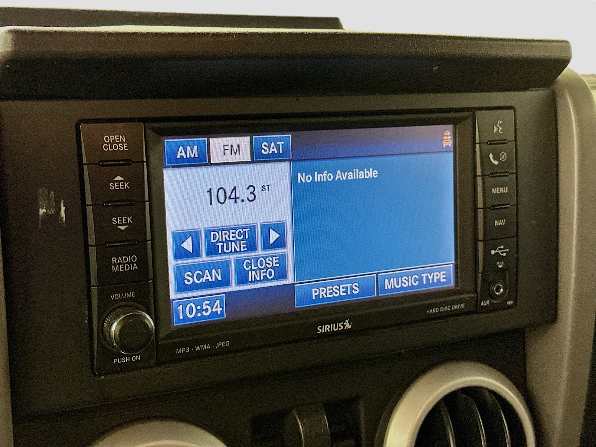 Used 2010 Jeep Wrangler Sahara image 19