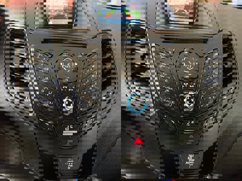 Used 2018 Ford Fiesta SE image 18