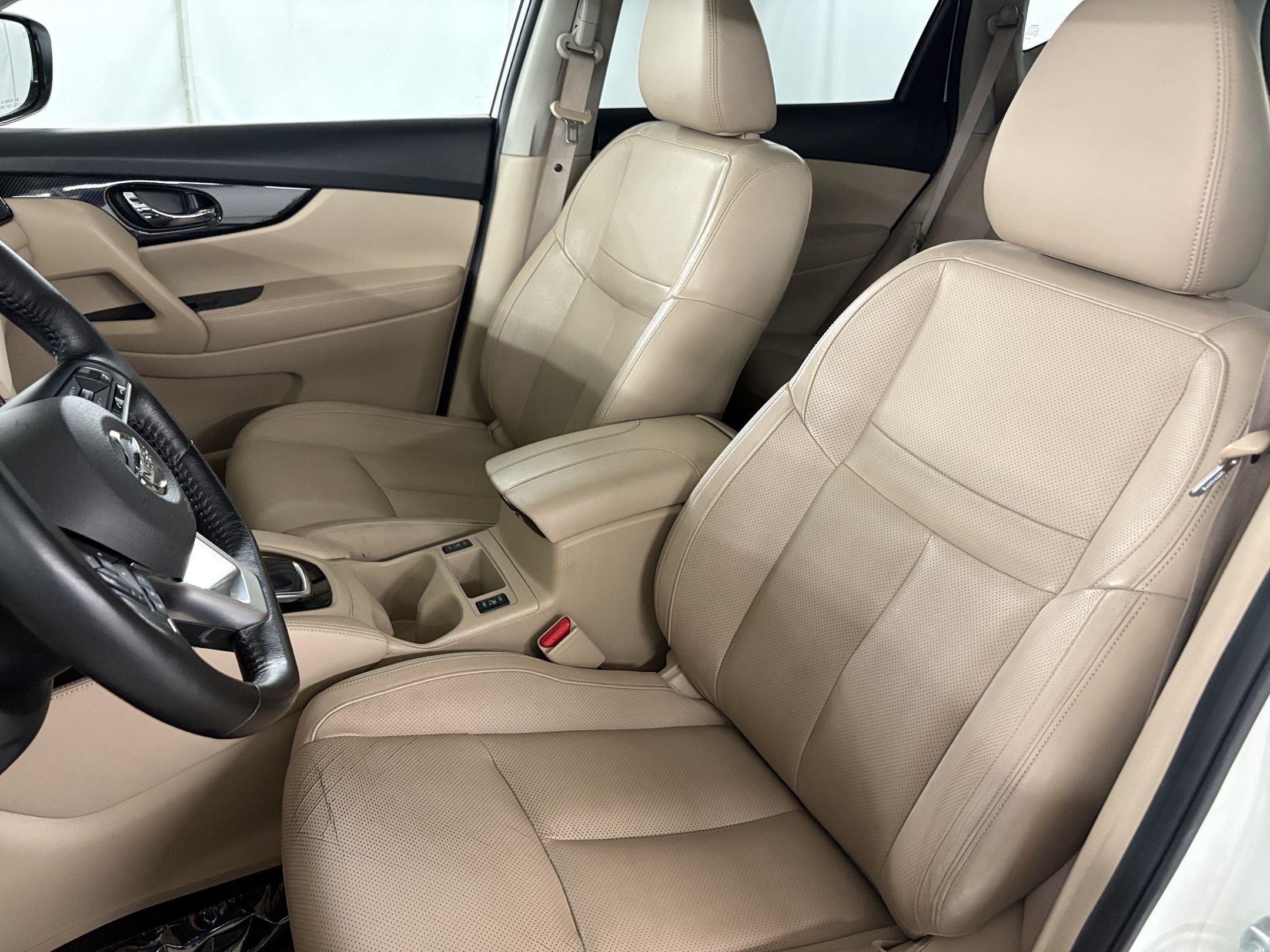 Used 2017 Nissan Rogue SL w/ SL Premium Package FWD image 5