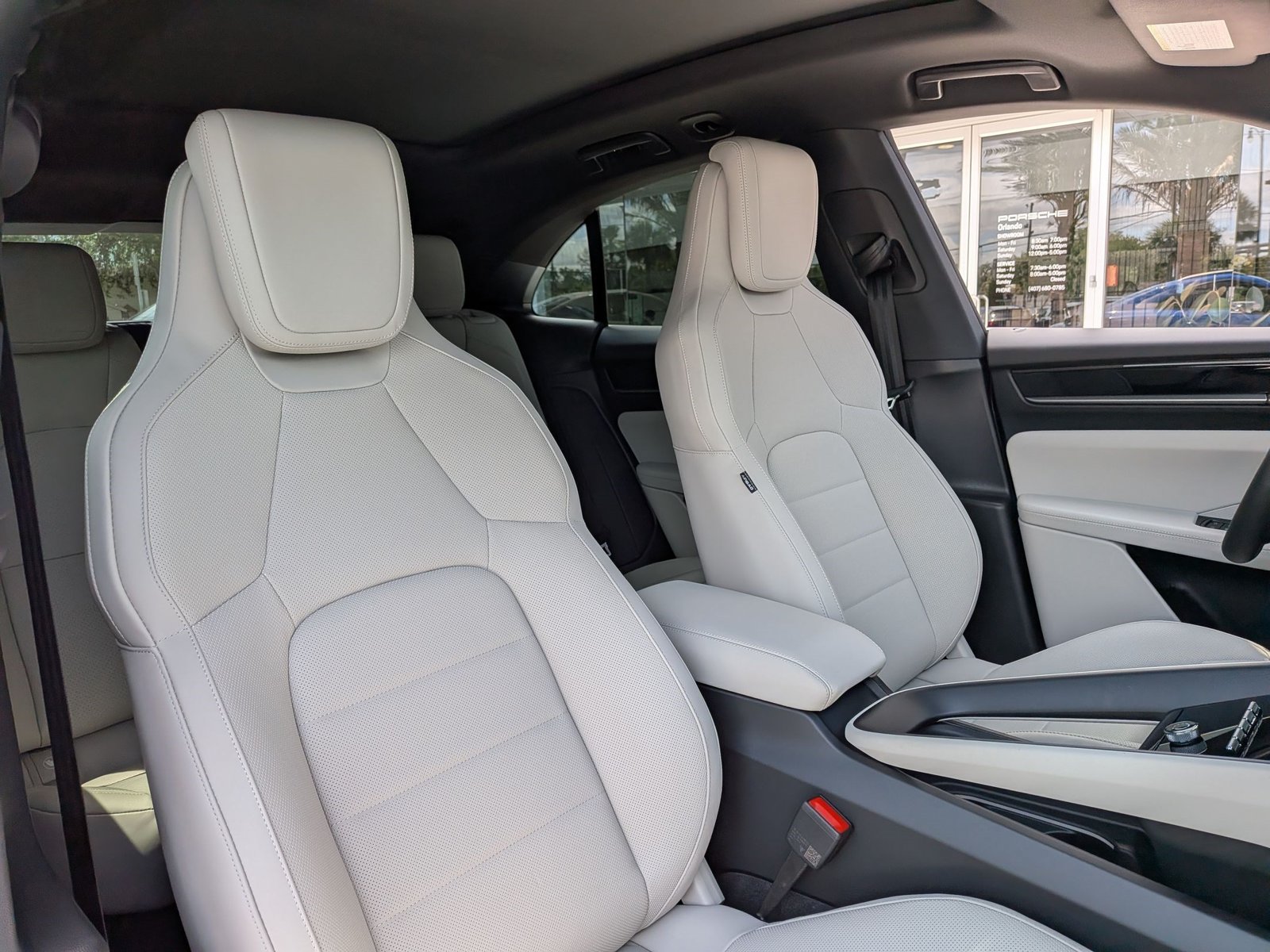 New 2026 Porsche Macan 4 Electric AWD/4WD image 26