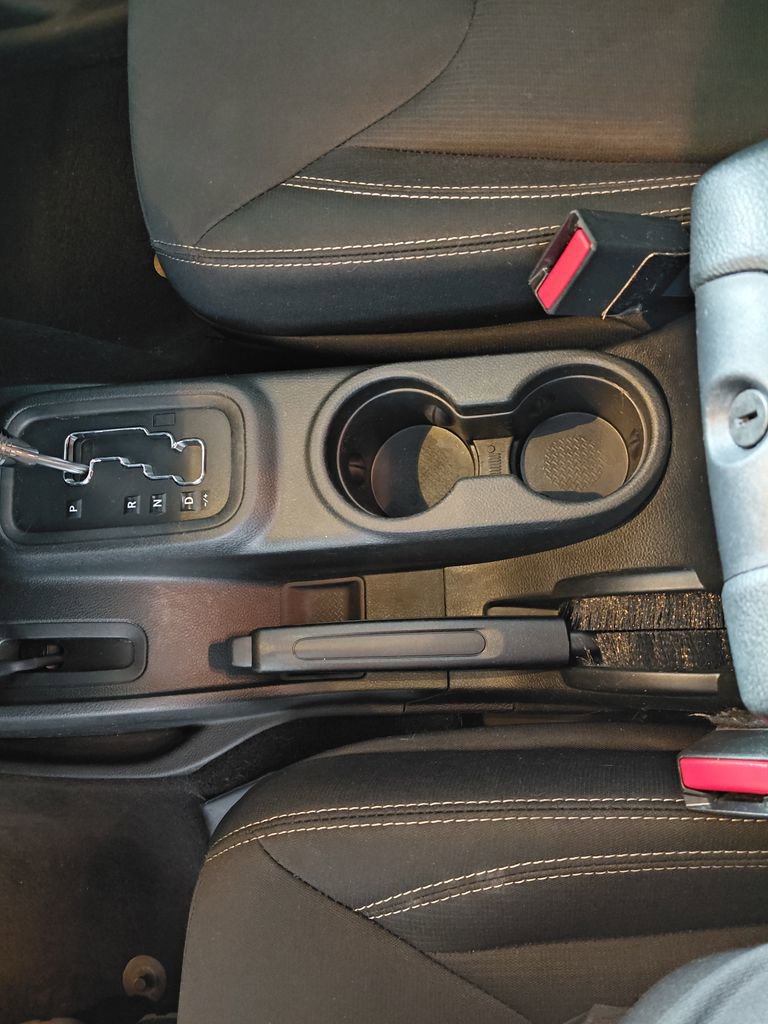 Used 2018 Jeep Wrangler Unlimited Sahara image 21