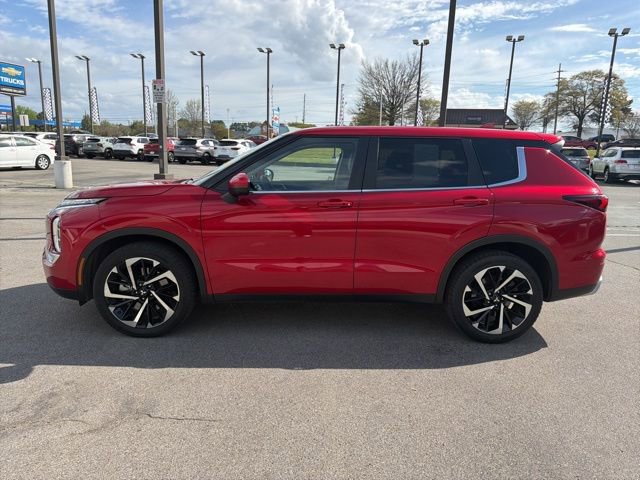 Used 2023 Mitsubishi Outlander SE image 7