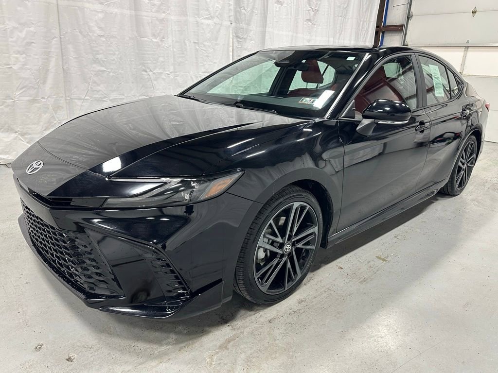 Used 2025 Toyota Camry XSE image 3