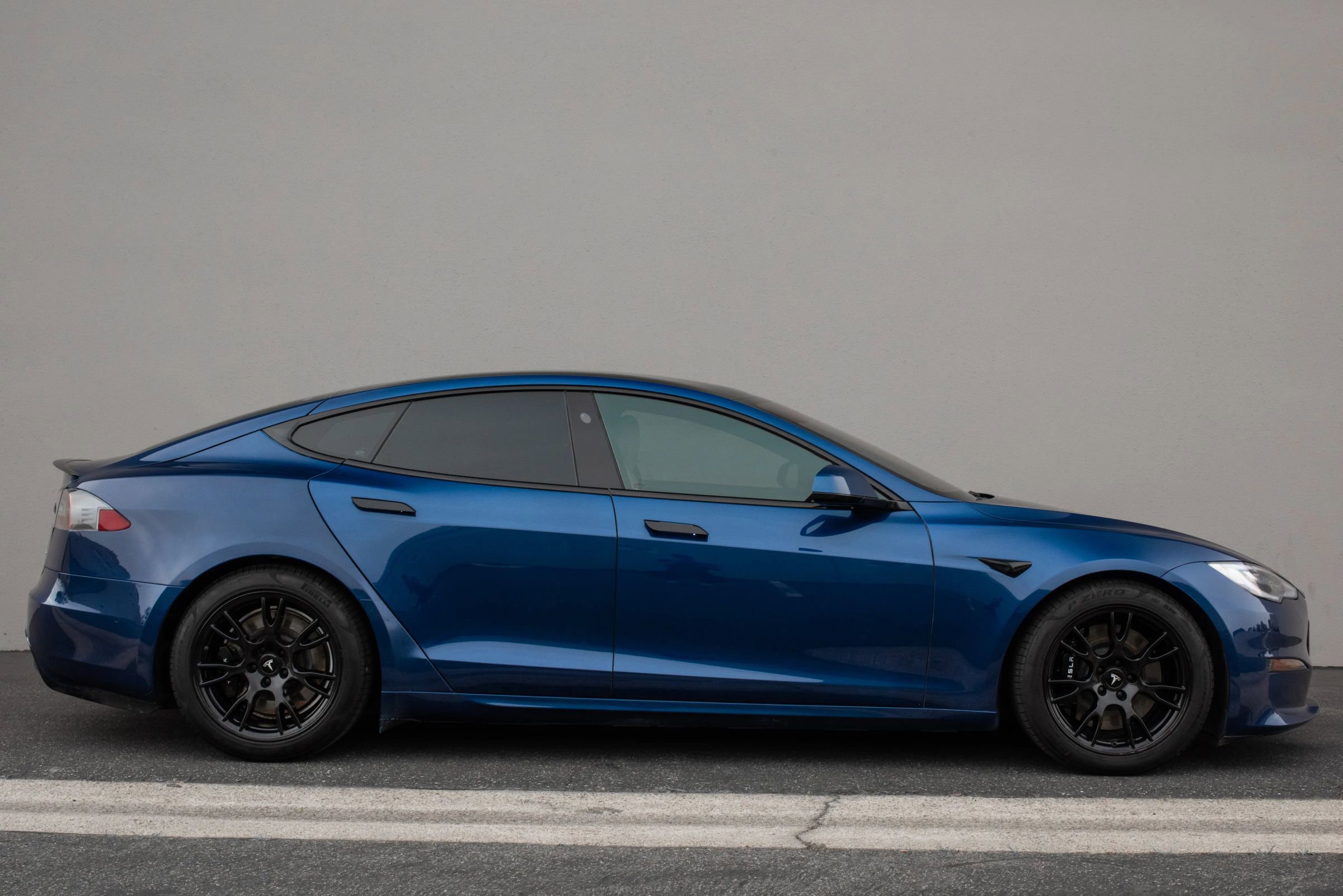 Used 2021 Tesla Model S Plaid image 8