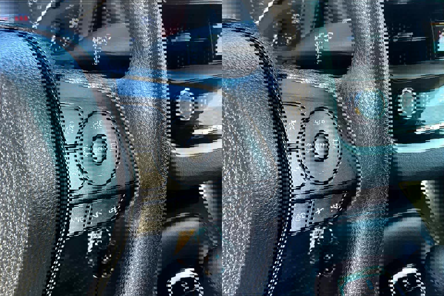 Used 2023 Toyota Corolla LE w/ Carpet Mat Package (TMS) image 23