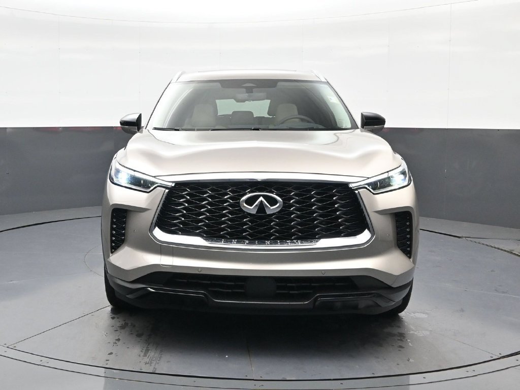Used 2023 INFINITI QX60 Luxe w/ Vision Package AWD/4WD image 3