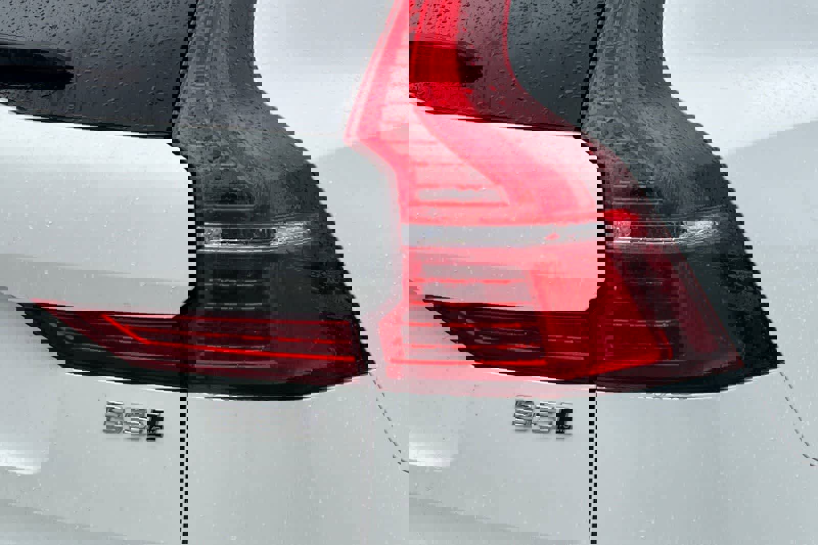 Used 2023 Volvo XC60 B5 Plus image 16