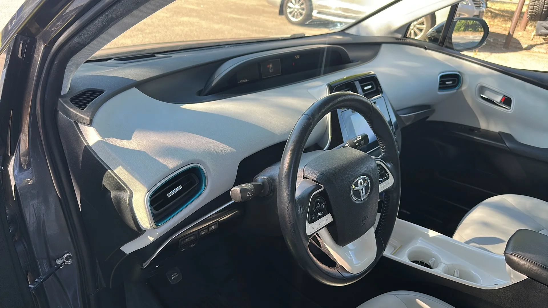 Used 2017 Toyota Prius Four w/ Advanced Technology Package FWD image 13