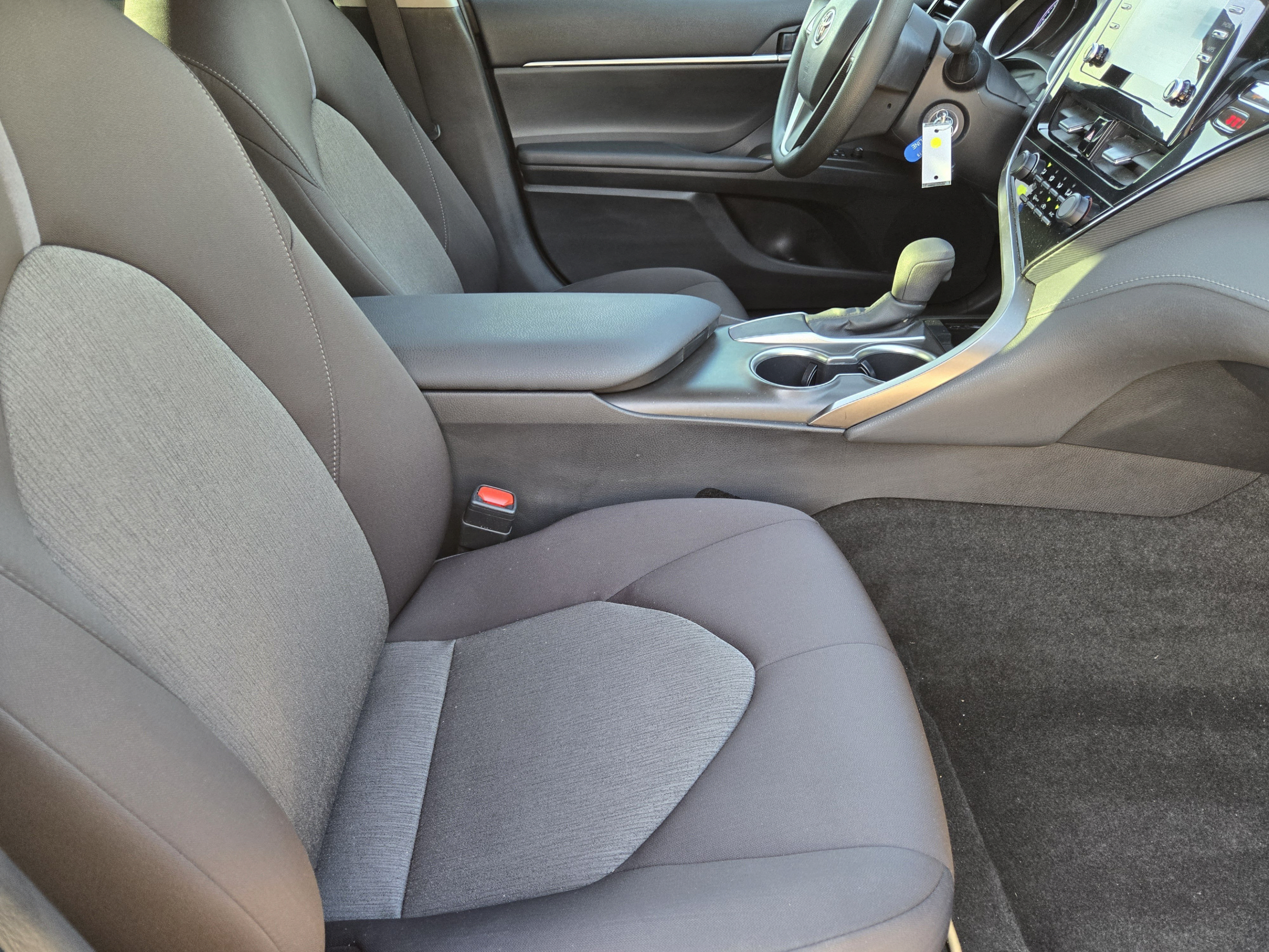 Used 2021 Toyota Camry LE FWD image 10