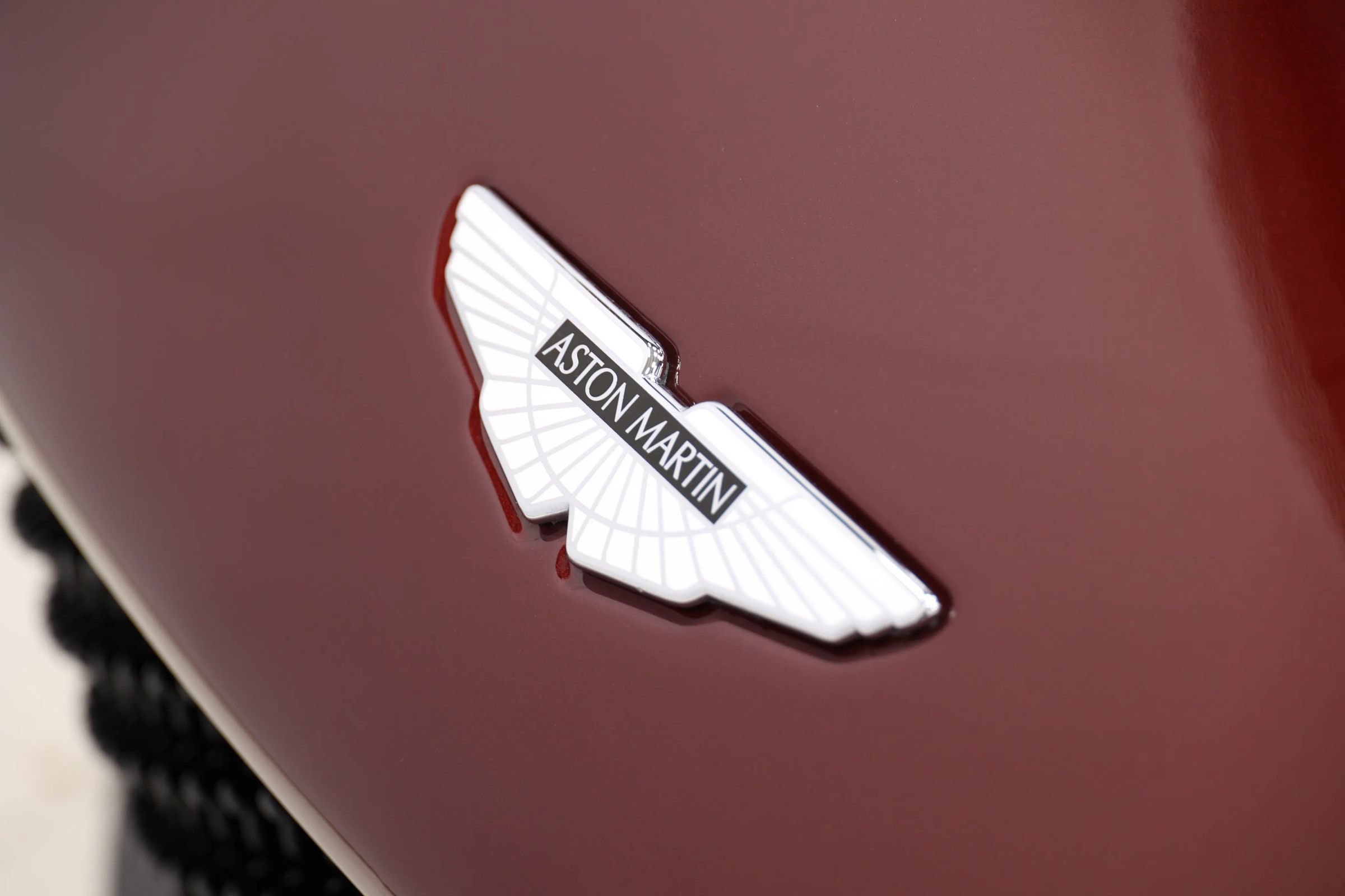 Used 2023 Aston Martin DBS Coupe RWD image 9