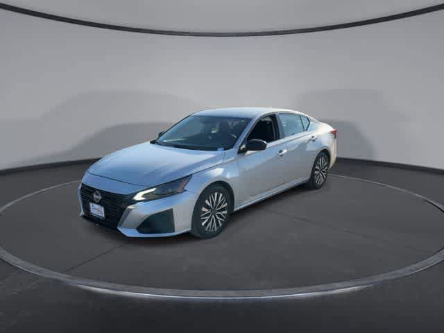 Used 2024 Nissan Altima 2.5 SV FWD image 4