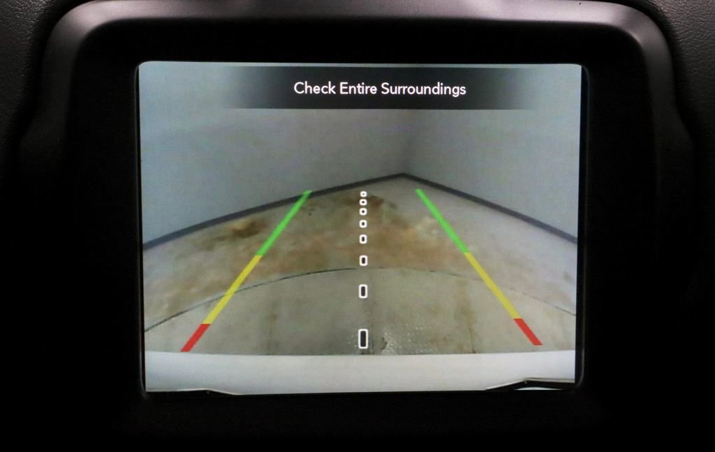 Used 2023 Jeep Renegade Latitude w/ Sun & Fun Group image 2