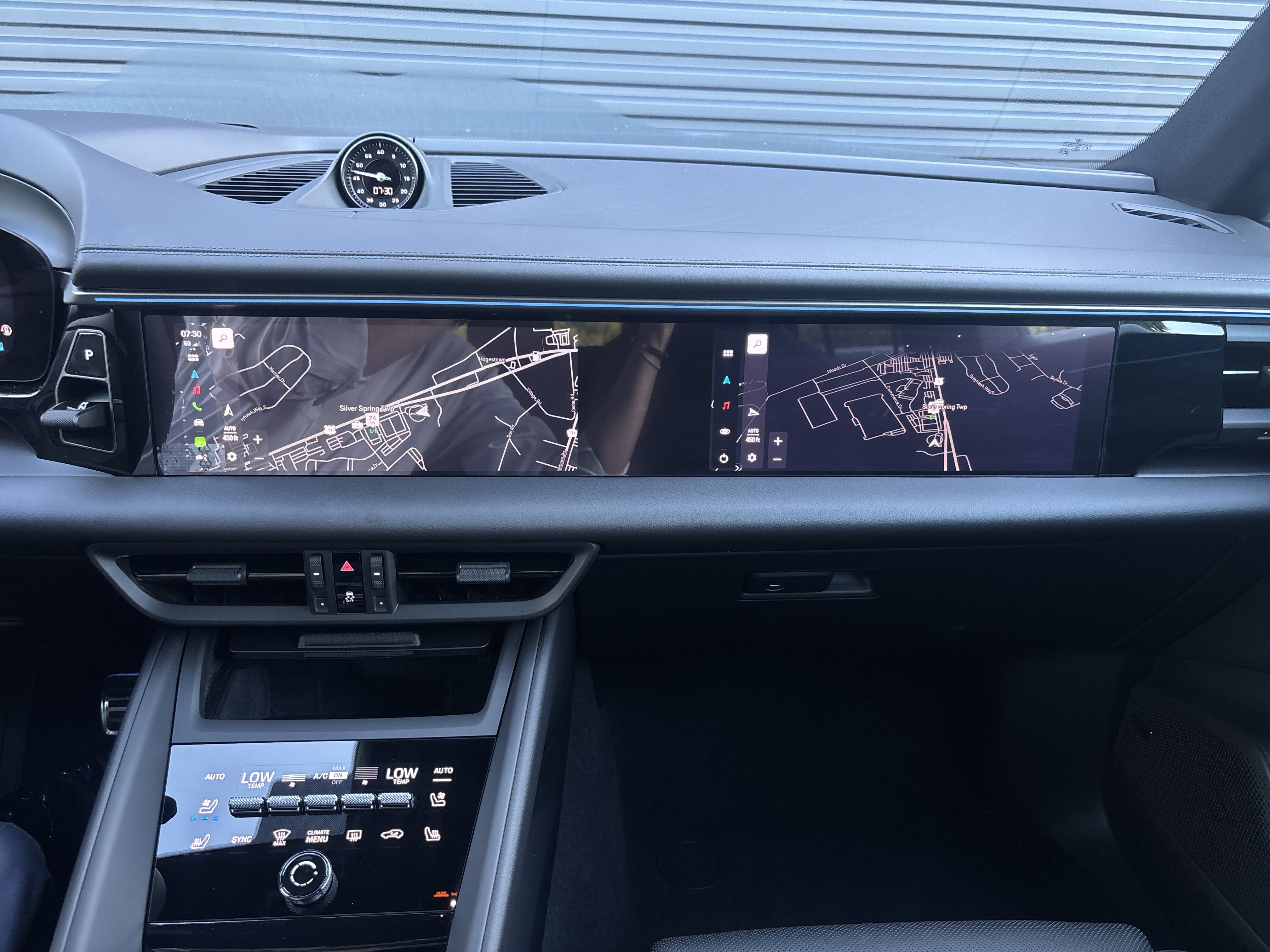 New 2025 Porsche Macan 4S Electric AWD/4WD image 25
