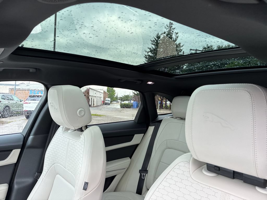 Used 2026 Jaguar F-PACE R-Dynamic S AWD/4WD image 17