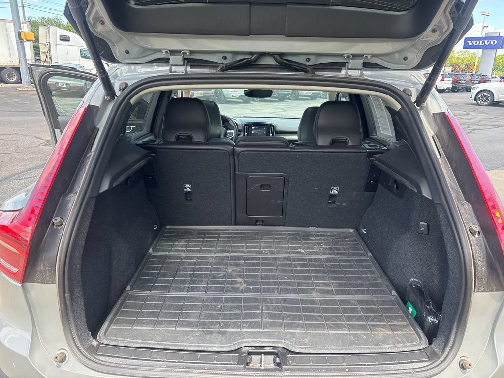 Certified 2024 Volvo XC40 B5 Ultimate w/ Protection Package Premier AWD/4WD image 35