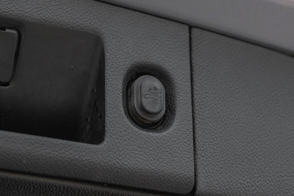 Used 2020 Cadillac Escalade ESV Luxury w/ Escalade Sport Edition image 62