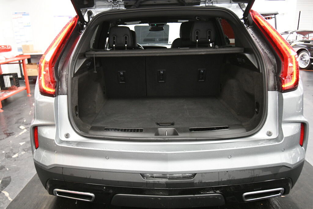 Used 2025 Cadillac XT4 Premium Luxury image 20