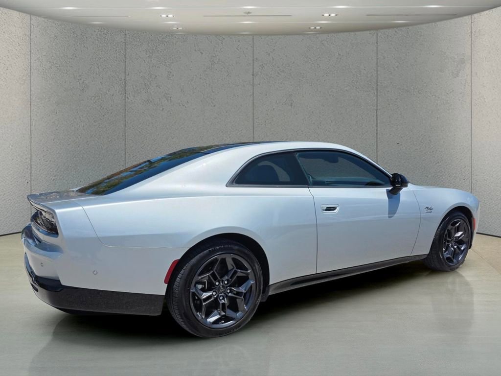 Used 2025 Dodge Charger R/T w/ Sun & Sound Package image 3