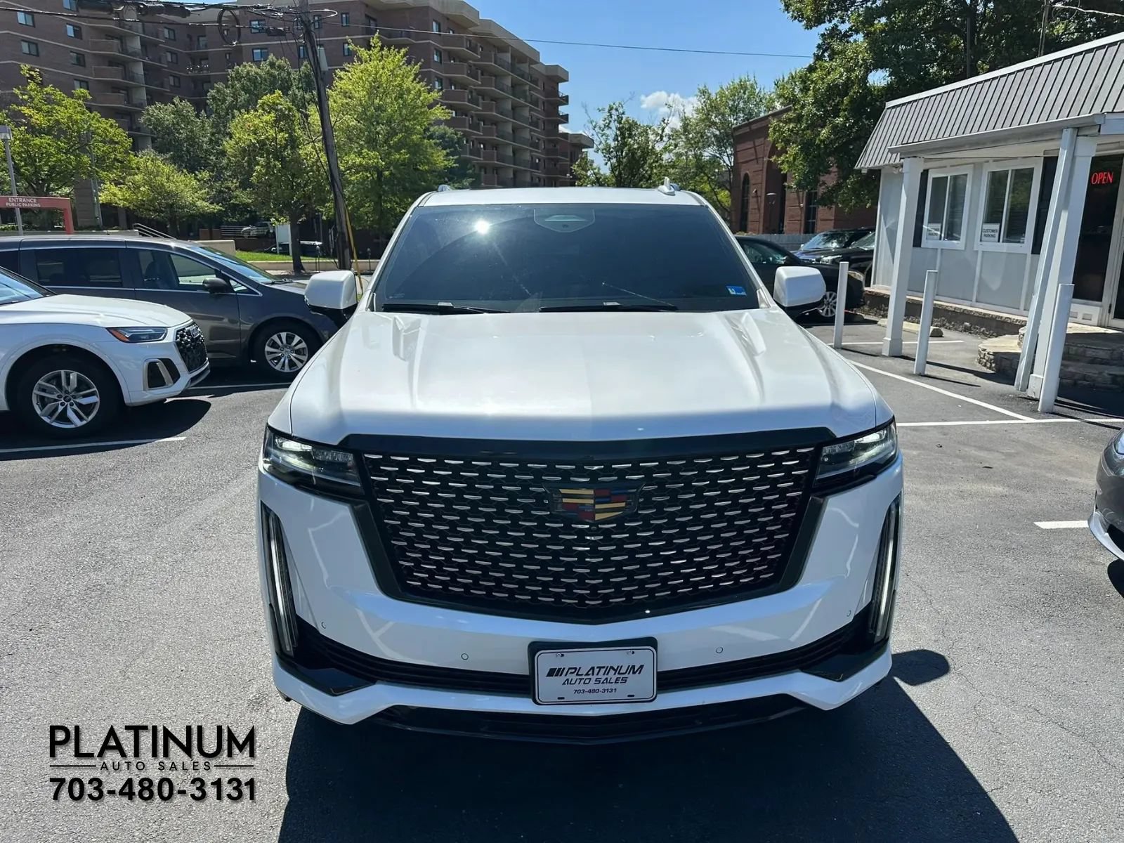 Used 2023 Cadillac Escalade Premium Luxury w/ Performance Package AWD/4WD image 4