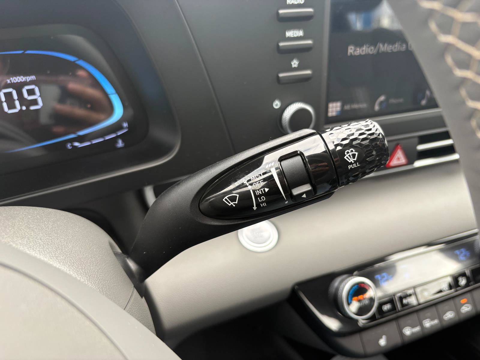 New 2025 Hyundai Elantra Sport FWD image 33