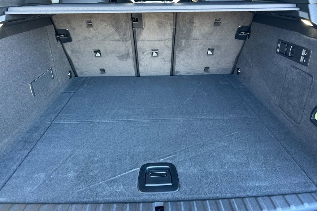 New 2026 BMW iX xDrive60 w/ Premium Package image 16